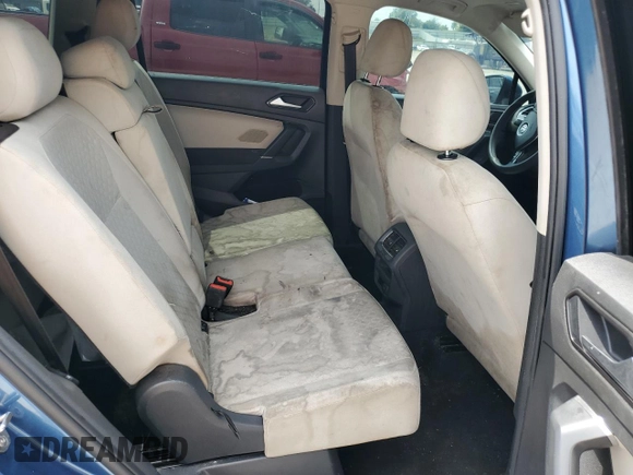 2018 Volkswagen Tiguan S z VIN 3VV1B7AX6JM084103, wystawiony jako Copart lot #65433355 z przebiegiem 112 946 mil mil oraz Czysty tytuł • Clean title. Historia ofert i sprzedaży dostępna na DreamBid. Obrazek 10.