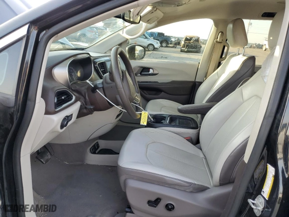 2020 Chrysler Voyager LXI with VIN 2C4RC1DG8LR163596, listed as a Copart auction lot 49224905 with NaN miles and Salvage Title. Bid and sale history available at carsss.com. Image 7.