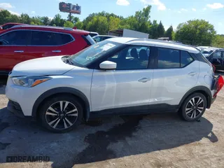 2018 Nissan Kicks SV with VIN 3N1CP5CU1JL505380, listed as a IAAI auction lot 40267581 with 80,705 mi miles. Bid and sale history available at carsss.com. Image 14.