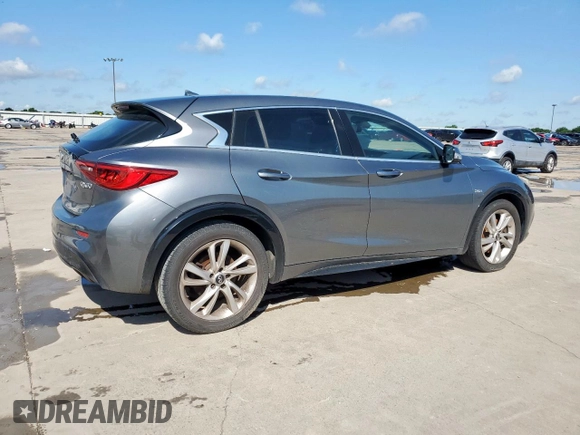2017 Infiniti QX30 Premium z VIN SJKCH5CPXHA035207, wystawiony jako Copart lot #58467325 z przebiegiem 121 959 mil mil oraz Czysty tytuł • Clean title. Historia ofert i sprzedaży dostępna na DreamBid. Obrazek 3.
