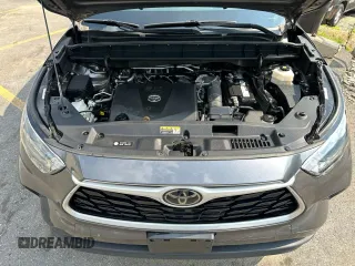 2021 Toyota Highlander L z VIN 5TDBZRBHXMS545583, wystawiony jako Copart lot #65928105 z przebiegiem 143 121 mil mil oraz Czysty tytuł • Clean title. Historia ofert i sprzedaży dostępna na DreamBid. Obrazek 5.