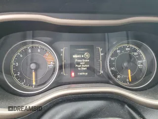 2016 Jeep Cherokee 75th Anniversary с VIN 1C4PJLCS5GW201491, выставлен на аукционе Copart как лот 83811924 с пробегом 114 078 миль миль и Списание • Salvage title. История ставок и продаж доступна на DreamBid. Изображение 9.