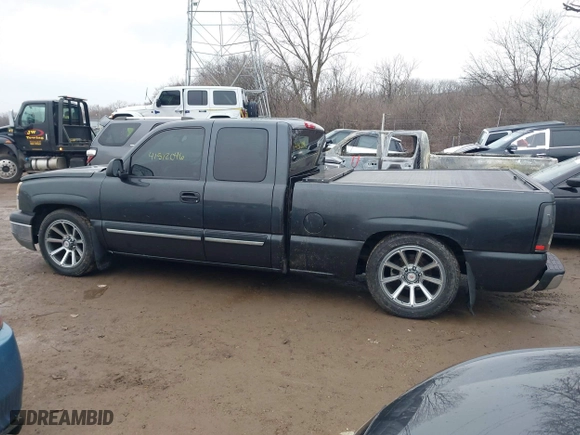 2004 Chevrolet Silverado 1500 Work Truck with VIN 1GCEC19X94Z322009, listed as a IAAI auction lot 41512046 with 146,433 mi miles. Bid and sale history available at carsss.com. Image 14.
