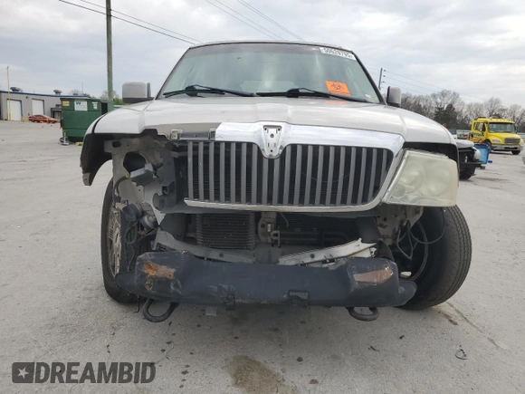 2003 Lincoln Navigator Luxury z VIN 5LMFU28R13LJ02125, wystawiony jako Copart lot #50629795 z przebiegiem 373 692 mil mil oraz Szkoda całkowita • Salvage title. Historia ofert i sprzedaży dostępna na DreamBid. Obrazek 5.