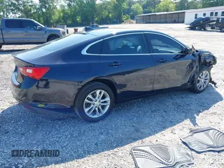 2018 Chevrolet Malibu LT z VIN 1G1ZD5ST0JF112370, wystawiony jako IAAI lot #42216179 z przebiegiem 113 303 mil mil oraz . Historia ofert i sprzedaży dostępna na DreamBid. Obrazek 4.