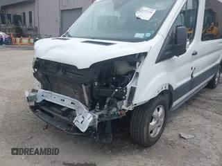 2020 Ford Transit Passenger XL z VIN 1FBAX2CG9LKA95093, wystawiony jako IAAI lot #42292375 z przebiegiem 53 912 mil mil oraz . Historia ofert i sprzedaży dostępna na DreamBid. Obrazek 6.