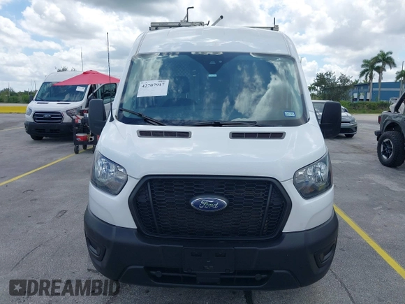 2021 Ford Transit Cargo z VIN 1FTBR1C81MKA40300, wystawiony jako IAAI lot #42707917 z przebiegiem 47 865 mil mil oraz . Historia ofert i sprzedaży dostępna na DreamBid. Obrazek 12.
