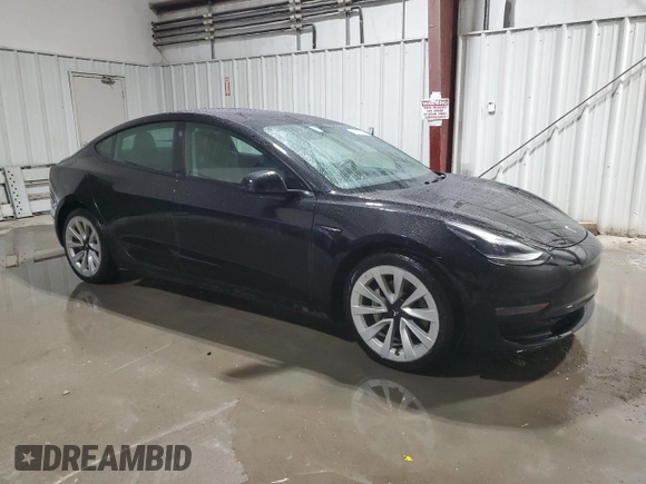 2023 Tesla Model 3 z VIN 5YJ3E1EA1PF452122, wystawiony jako Copart lot #63576995 z przebiegiem 104 907 mil mil oraz Czysty tytuł • Clean title. Historia ofert i sprzedaży dostępna na DreamBid. Obrazek 4.