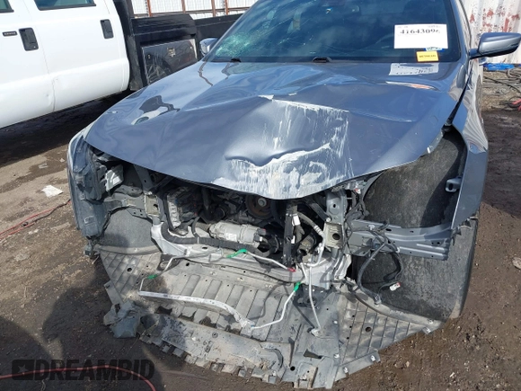 2019 Cadillac CT6 Luxury AWD z VIN 1G6KB5RS6KU117472, wystawiony jako IAAI lot #41643096 z przebiegiem 80 183 mil mil oraz . Historia ofert i sprzedaży dostępna na DreamBid. Obrazek 6.