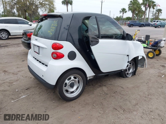 2009 Smart fortwo Pure z VIN WMEEJ31X39K314325, wystawiony jako IAAI lot #41607981 z przebiegiem 59 684 mil mil oraz . Historia ofert i sprzedaży dostępna na DreamBid. Obrazek 4.