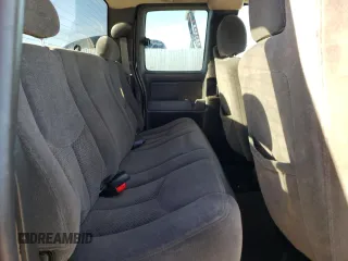 2005 Chevrolet Silverado 1500 LS z VIN 2GCEK19TX51227453, wystawiony jako Copart lot #43536435 z przebiegiem 200 795 mil mil oraz Czysty tytuł • Clean title. Historia ofert i sprzedaży dostępna na DreamBid. Obrazek 11.