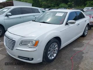 2012 Chrysler 300 Limited z VIN 2C3CCACG7CH212451, wystawiony jako IAAI lot #42363210 z przebiegiem 178 138 mil mil oraz . Historia ofert i sprzedaży dostępna na DreamBid. Obrazek 2.