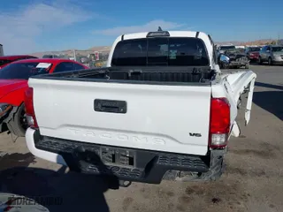 2017 Toyota Tacoma SR5 with VIN 5TFAZ5CN0HX032013, listed as a IAAI auction lot 41630161 with 71,076 mi miles. Bid and sale history available at carsss.com. Image 16.