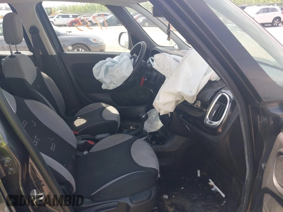 2014 FIAT 500L Pop with VIN ZFBCFAAHXEZ016833, listed as a IAAI auction lot 42161735 with 137,580 mi miles and . Bid and sale history available at DreamBid. Image 5.