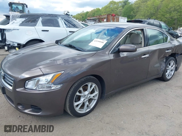 2014 Nissan Maxima S z VIN 1N4AA5APXEC495376, wystawiony jako IAAI lot #42199546 z przebiegiem 87 116 mil mil oraz . Historia ofert i sprzedaży dostępna na DreamBid. Obrazek 2.