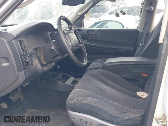 2004 Dodge Dakota SLT with VIN 1D7HG48N14S758614, listed as a IAAI auction lot 41907403 with 242,343 mi miles. Bid and sale history available at carsss.com. Image 5.