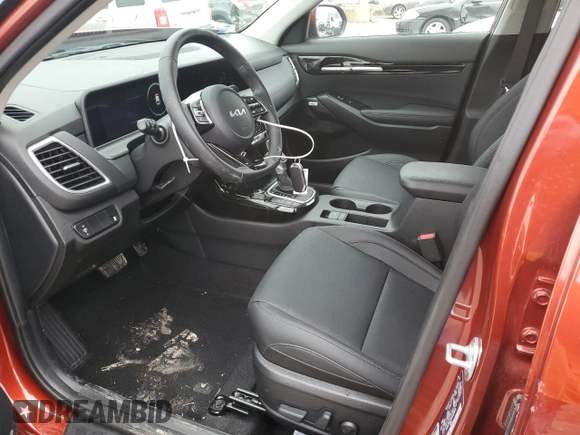 2024 Kia Seltos SX z VIN KNDETCA74R7585079, wystawiony jako Copart lot #43315445 z przebiegiem 2 248 mil mil oraz Czysty tytuł • Clean title. Historia ofert i sprzedaży dostępna na DreamBid. Obrazek 7.