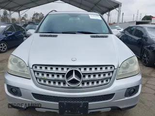 2008 Mercedes-Benz M 350 z VIN 4JGBB86E68A362923, wystawiony jako IAAI lot #42190609 z przebiegiem 131 792 mil mil oraz . Historia ofert i sprzedaży dostępna na DreamBid. Obrazek 12.