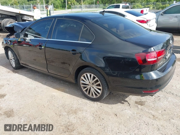 2016 Volkswagen Jetta SEL z VIN 3VWL07AJ2GM259395, wystawiony jako IAAI lot #42448235 z przebiegiem 101 032 mil mil oraz . Historia ofert i sprzedaży dostępna na DreamBid. Obrazek 3.