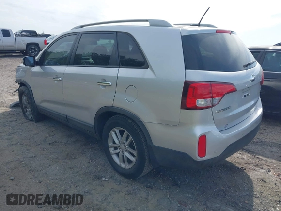2015 Kia Sorento LX with VIN 5XYKT4A66FG604410, listed as a IAAI auction lot 42012639 with 80,765 mi miles. Bid and sale history available at carsss.com. Image 3.