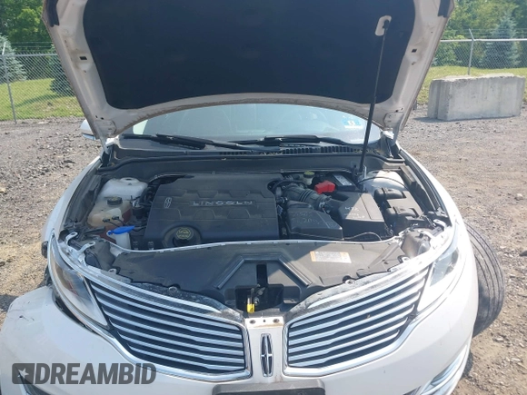 2016 Lincoln MKZ z VIN 3LN6L2JK8GR626690, wystawiony jako IAAI lot #42438226 z przebiegiem 51 678 mil mil oraz . Historia ofert i sprzedaży dostępna na DreamBid. Obrazek 10.