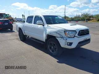 2014 Toyota Tacoma PreRunner z VIN 3TMJU4GN8EM160522, wystawiony jako IAAI lot #42207788 z przebiegiem 103 361 mil mil oraz . Historia ofert i sprzedaży dostępna na DreamBid. Obrazek 1.