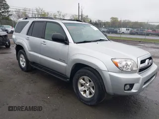 2006 Toyota 4Runner SR5 z VIN JTEBU14R468060851, wystawiony jako IAAI lot #42002278 z przebiegiem 234 343 mil mil oraz . Historia ofert i sprzedaży dostępna na DreamBid. Obrazek 1.