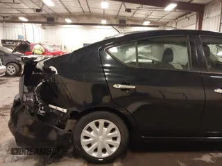 2014 Nissan Versa SV with VIN 3N1CN7AP3EK462106, listed as a IAAI auction lot 41636914 with 117,155 mi miles. Bid and sale history available at carsss.com. Image 19.