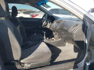 2002 Honda Civic z VIN 1HGEM21292L042403, wystawiony jako IAAI lot #41253054 z przebiegiem 95 053 mil mil oraz . Historia ofert i sprzedaży dostępna na DreamBid. Obrazek 5.