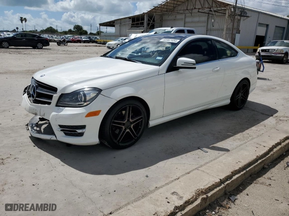 2015 Mercedes-Benz C-Class C 250 with VIN WDDGJ4HB2FG435343, listed as a Copart auction lot 60967454 with 122,230 mi miles and Salvage Title. Bid and sale history available at carsss.com. Image 1.