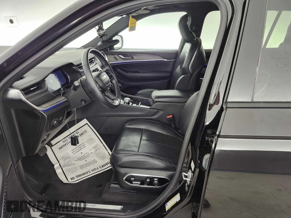 2021 Jeep Grand Cherokee Overland with VIN 1C4RJKDG7M8182214, listed as a IAAI auction lot 42796118 with 69,689 mi miles and . Bid and sale history available at DreamBid. Image 17.