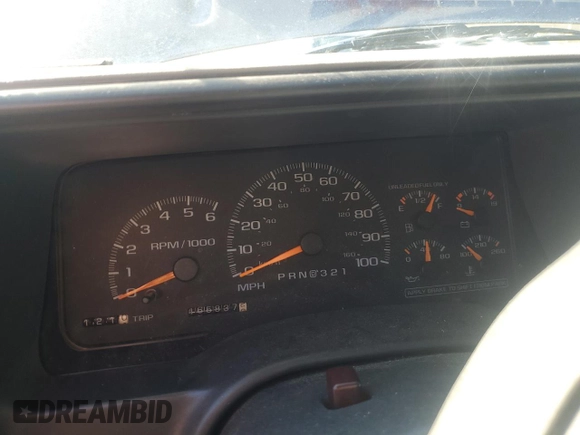 1997 GMC Yukon with VIN 1GKEK13R1VJ702558, listed as a Copart auction lot 85930054 with 165,837 mi miles and Salvage Title. Bid and sale history available at carsss.com. Image 9.