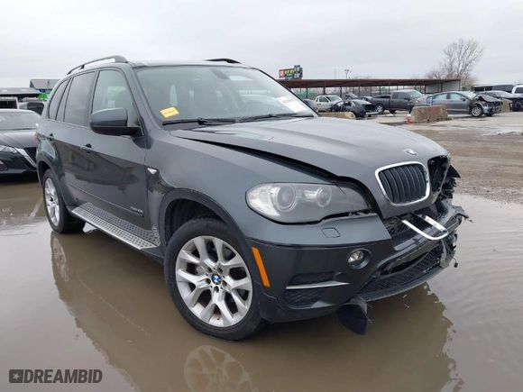 2011 BMW X5 35i with VIN 5UXZV4C51BL414668, listed as a IAAI auction lot 41532939 with 108,552 mi miles. Bid and sale history available at carsss.com. Image 1.