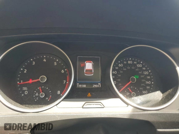 2018 Volkswagen Tiguan SEL with VIN 3VV2B7AXXJM060858, listed as a Copart auction lot 60639885 with 119,148 mi miles and Salvage title. Bid and sale history available at DreamBid. Image 9.