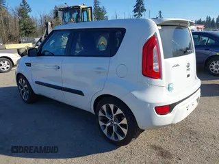 2013 Kia Soul ! with VIN KNDJT2A6XD7588593, listed as a IAAI auction lot 41692801 with 172,963 mi miles. Bid and sale history available at carsss.com. Image 3.