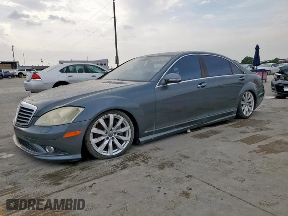 2007 Mercedes-Benz S 550 z VIN WDDNG71X57A041448, wystawiony jako Copart lot #57164375 z przebiegiem 193 585 mil mil oraz Czysty tytuł • Clean title. Historia ofert i sprzedaży dostępna na DreamBid. Obrazek 1.