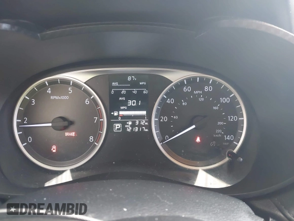 2020 Nissan Versa S z VIN 3N1CN8DV2LL807746, wystawiony jako IAAI lot #42128647 z przebiegiem 121 317 mil mil oraz . Historia ofert i sprzedaży dostępna na DreamBid. Obrazek 7.