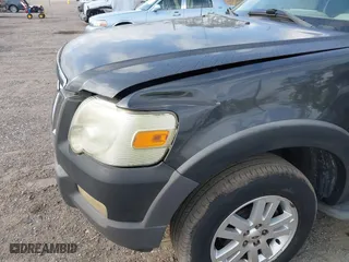 2007 Ford Explorer Sport Trac XLT with VIN 1FMEU31K27UB31618, listed as a IAAI auction lot 42104195 with 110,889 mi miles. Bid and sale history available at carsss.com. Image 6.