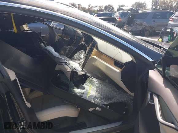 2019 Tesla Model S 75D с VIN 5YJSA1E22KF305722, выставлен на аукционе IAAI как лот 41765921 с пробегом 35 361 миль миль и . История ставок и продаж доступна на DreamBid. Изображение 5.