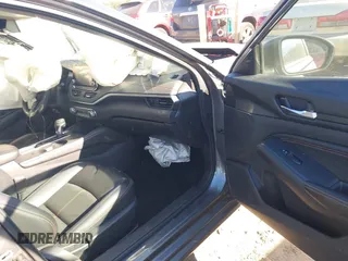 2019 Nissan Altima 2.5 SR with VIN 1N4BL4CV2KC218687, listed as a IAAI auction lot 41020050 with 69,270 mi miles. Bid and sale history available at carsss.com. Image 5.