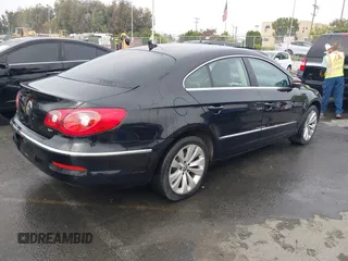 2012 Volkswagen CC R-Line z VIN WVWMP7AN5CE501909, wystawiony jako IAAI lot #39791104 z przebiegiem 217 399 mil mil oraz . Historia ofert i sprzedaży dostępna na DreamBid. Obrazek 4.