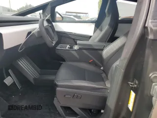 2024 Tesla Cybertruck z VIN 7G2CEHED3RA002231, wystawiony jako Copart lot #78957564 z przebiegiem 4454 mil mil oraz Szkody całkowita. Historia ofert i sprzedaży dostępna na DreamBid. Obrazek 7.