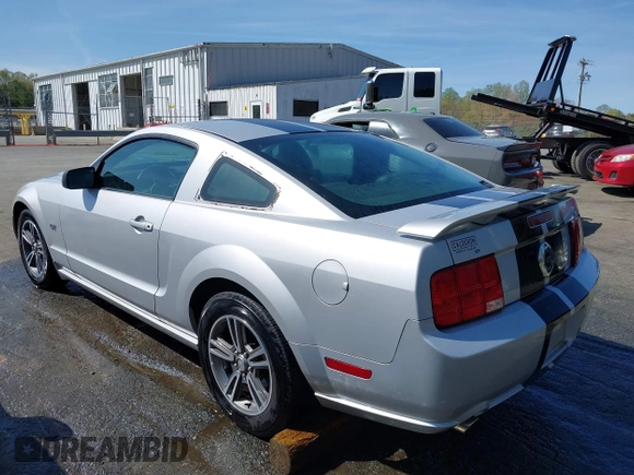 2007 Ford Mustang GT Deluxe with VIN 1ZVFT82HX75266798, listed as a IAAI auction lot 41889513 with 221,902 mi miles. Bid and sale history available at carsss.com. Image 3.