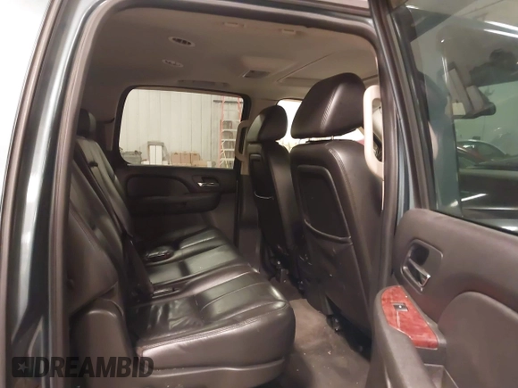 2009 GMC Yukon XL SLT with VIN 1GKFK16349R246350, listed as a IAAI auction lot 41567536 with 229,741 mi miles and . Bid and sale history available at DreamBid. Image 8.