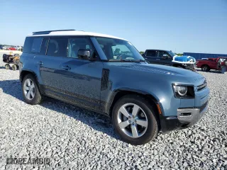 2022 Land Rover Defender SE with VIN SALEPERU8N2067390, listed as a Copart auction lot 52444155 with 35,165 mi miles and Salvage Title. Bid and sale history available at carsss.com. Image 4.