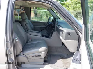 2005 GMC Yukon SLT z VIN 1GKEK13T35R127330, wystawiony jako IAAI lot #42138030 z przebiegiem 195 079 mil mil oraz . Historia ofert i sprzedaży dostępna na DreamBid. Obrazek 5.