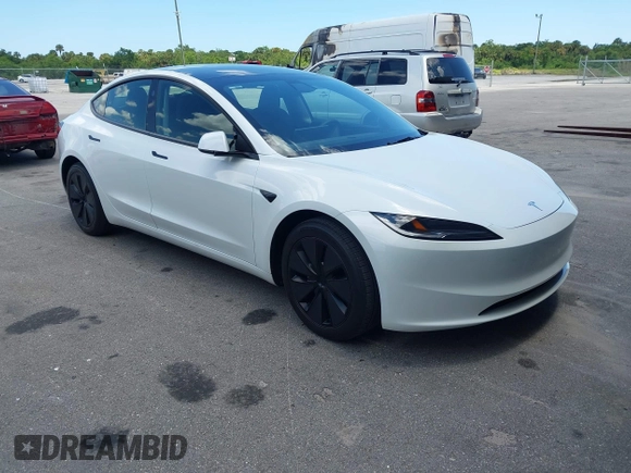 2024 Tesla Model 3 z VIN 5YJ3E1EA7RF721503, wystawiony jako IAAI lot #42246752 z przebiegiem 8 807 mil mil oraz . Historia ofert i sprzedaży dostępna na DreamBid. Obrazek 1.