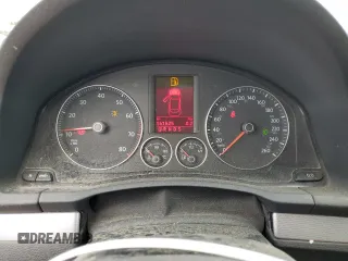 2008 Volkswagen Jetta z VIN 3VWRJ31K68M067231, wystawiony jako Copart lot #53196704 z przebiegiem 161 525 mil mil oraz Szkoda całkowita • Salvage title. Historia ofert i sprzedaży dostępna na DreamBid. Obrazek 9.