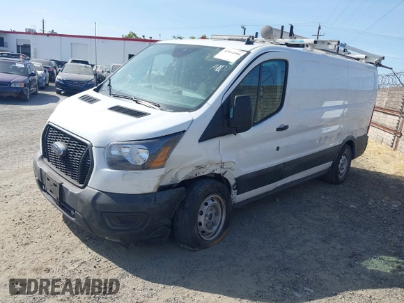 2023 Ford Transit Cargo z VIN 1FTYE1Y81PKB53926, wystawiony jako IAAI lot #42514906 z przebiegiem 52 410 mil mil oraz . Historia ofert i sprzedaży dostępna na DreamBid. Obrazek 21.