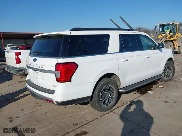 2023 Ford Expedition Max XLT with VIN 1FMJK1H86PEA03833, listed as a IAAI auction lot 41610031 with 55,994 mi miles. Bid and sale history available at carsss.com. Image 4.